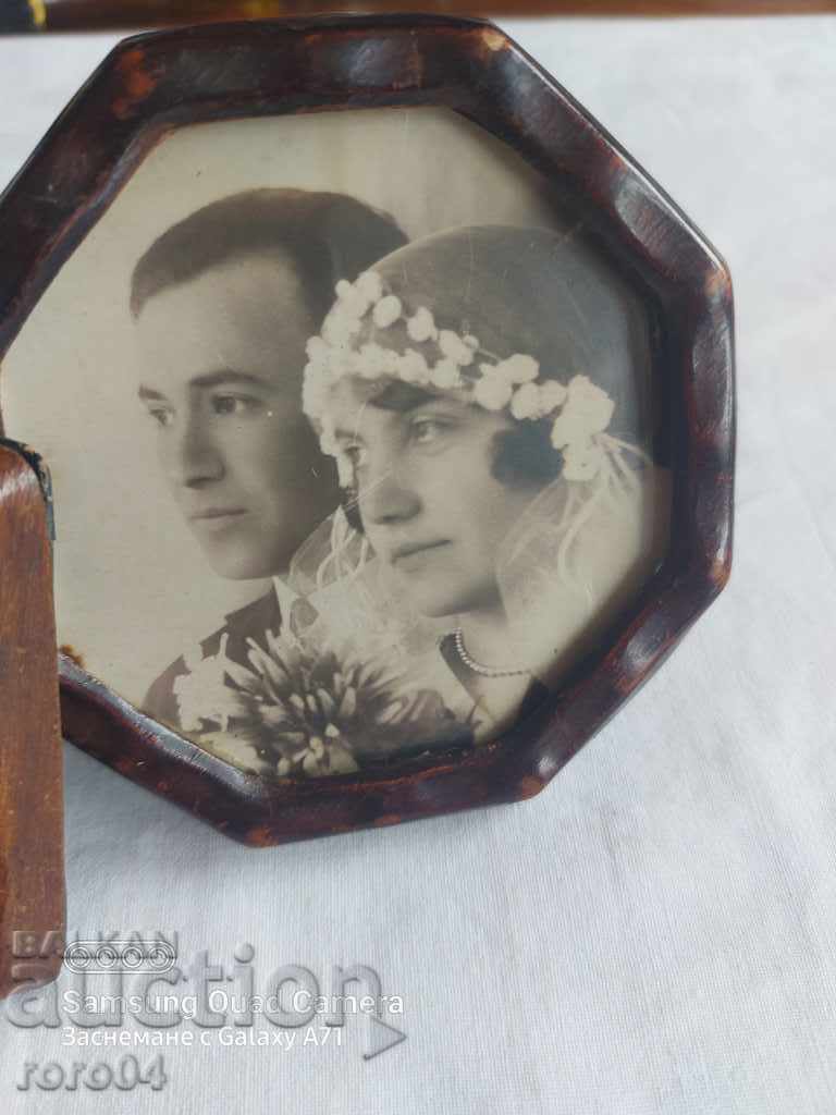 Auction TWO OLD PICTURES IN FRAMEWORK Auction TWO OLD PICTURES IN FRAMEWORK