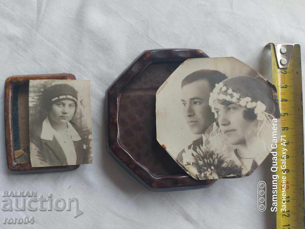 TWO OLD PICTURES IN FRAMEWORK - 5 TWO OLD PICTURES IN FRAMEWORK - 5