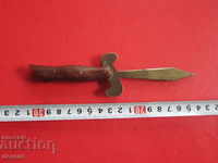 Старинен бронзов нож за писма Кама