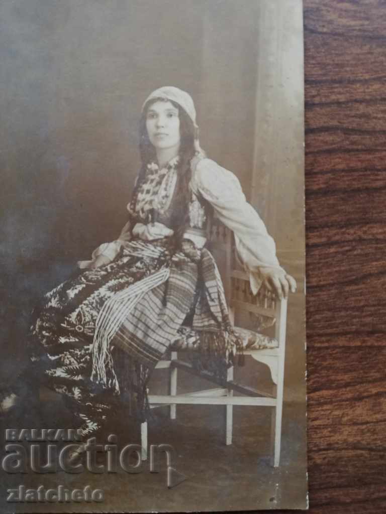 Пощенска карта - Македонска Българка с цена 20.00 лв. | € 10.23 Пощенска карта - Македонска Българка с цена 20.00 лв. | € 10.23