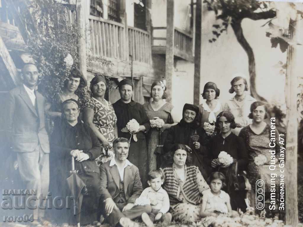 NUN - CROSS - BOUQUETS - PEOPLE - 7 NUN - CROSS - BOUQUETS - PEOPLE - 7