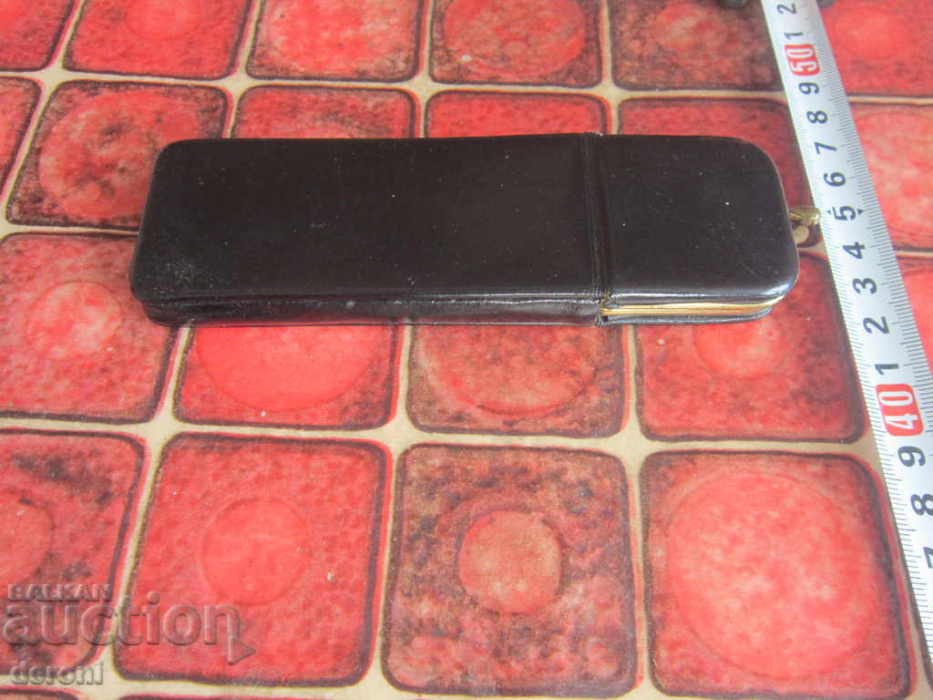 Vintage leather case for glasses purse bag with price 10.01 BGN | € 5.12 Vintage leather case for glasses purse bag with price 10.01 BGN | € 5.12