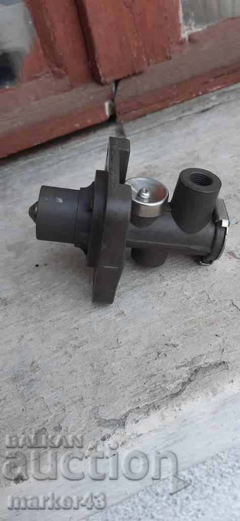 Air valve for Volvo truck