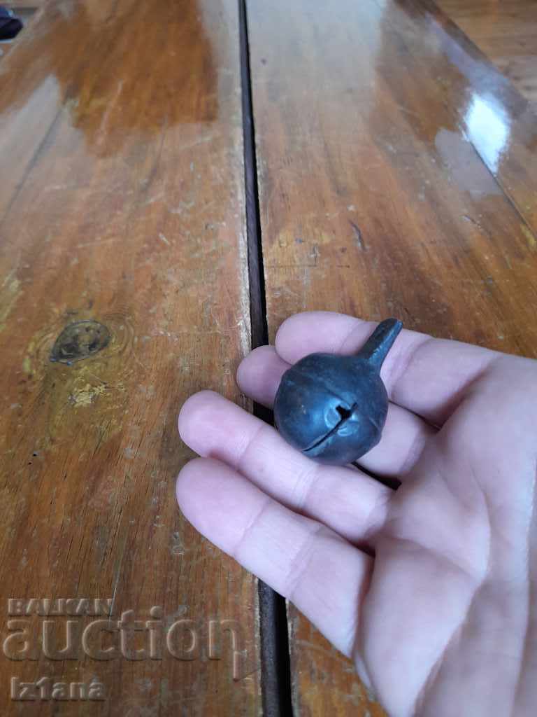 Auction  Old bell, bell, chan