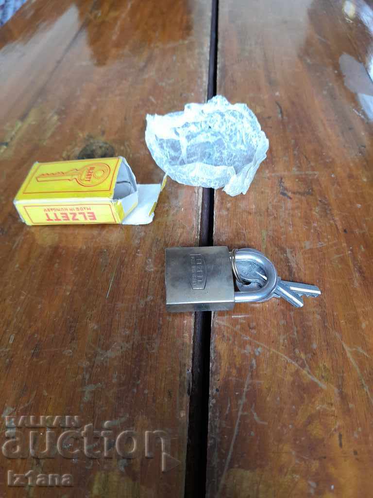 Old padlock Elzett 2068 with price 25.00 BGN | € 12.78 Old padlock Elzett 2068 with price 25.00 BGN | € 12.78
