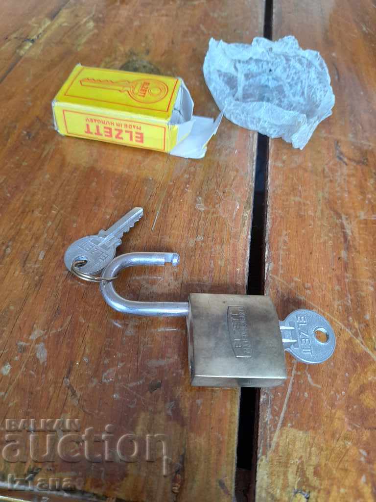Old padlock Elzett 2068 - 5 Old padlock Elzett 2068 - 5