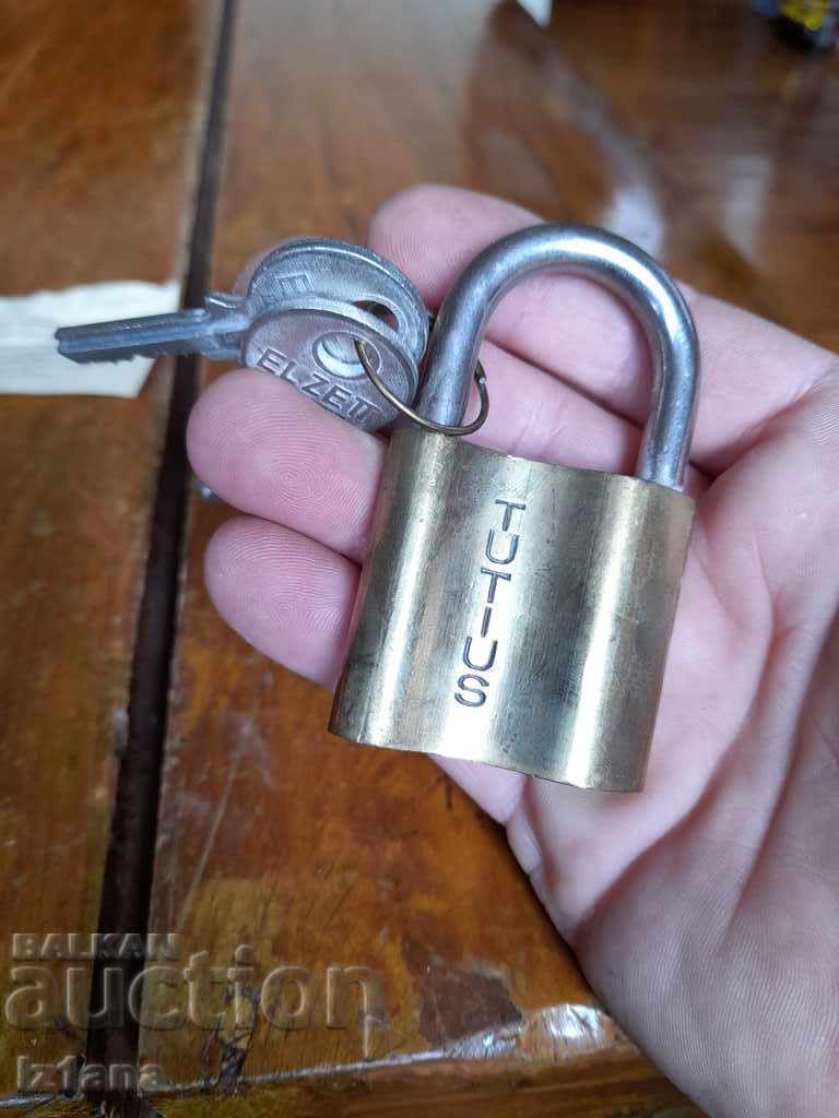 Auction Old padlock Elzett Tutius Auction Old padlock Elzett Tutius