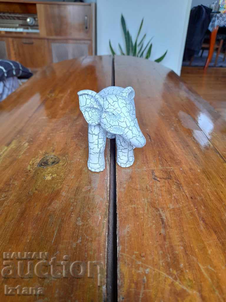 Suvenir de elefant vechi cu preț 10.00 BGN | € 5.11