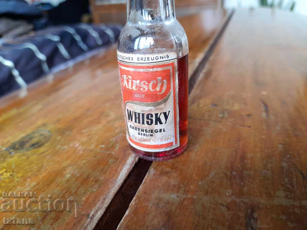Δημοπρασία Παλιό μπουκάλι Kirsch Δημοπρασία Παλιό μπουκάλι Kirsch
