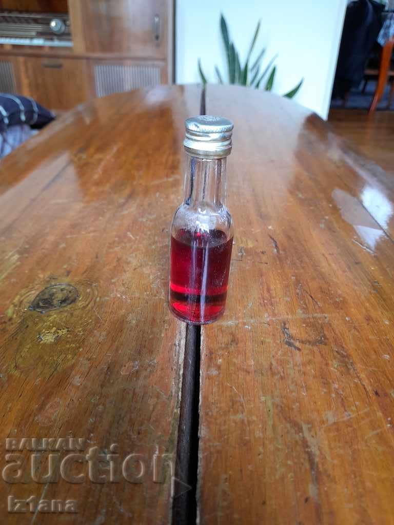 Παράδοση Παλιό μπουκάλι Kirsch Παράδοση Παλιό μπουκάλι Kirsch