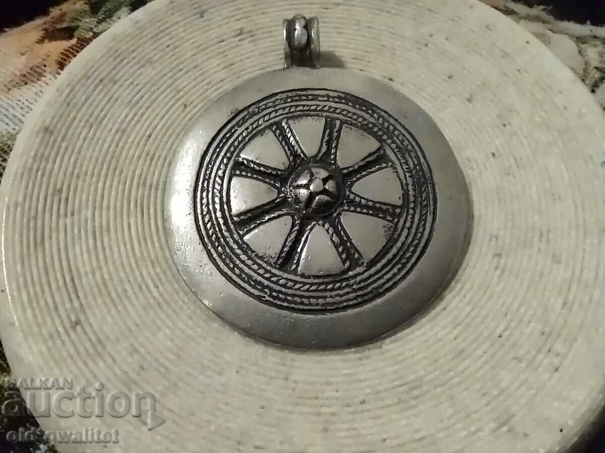 Necklace / Medallion large massive with dignity Necklace / Medallion large massive with dignity