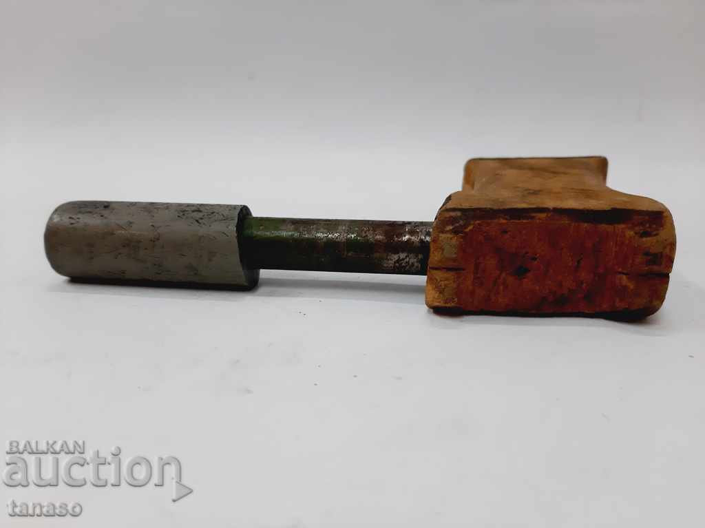 Auction Old rifle (4.4) Auction Old rifle (4.4)