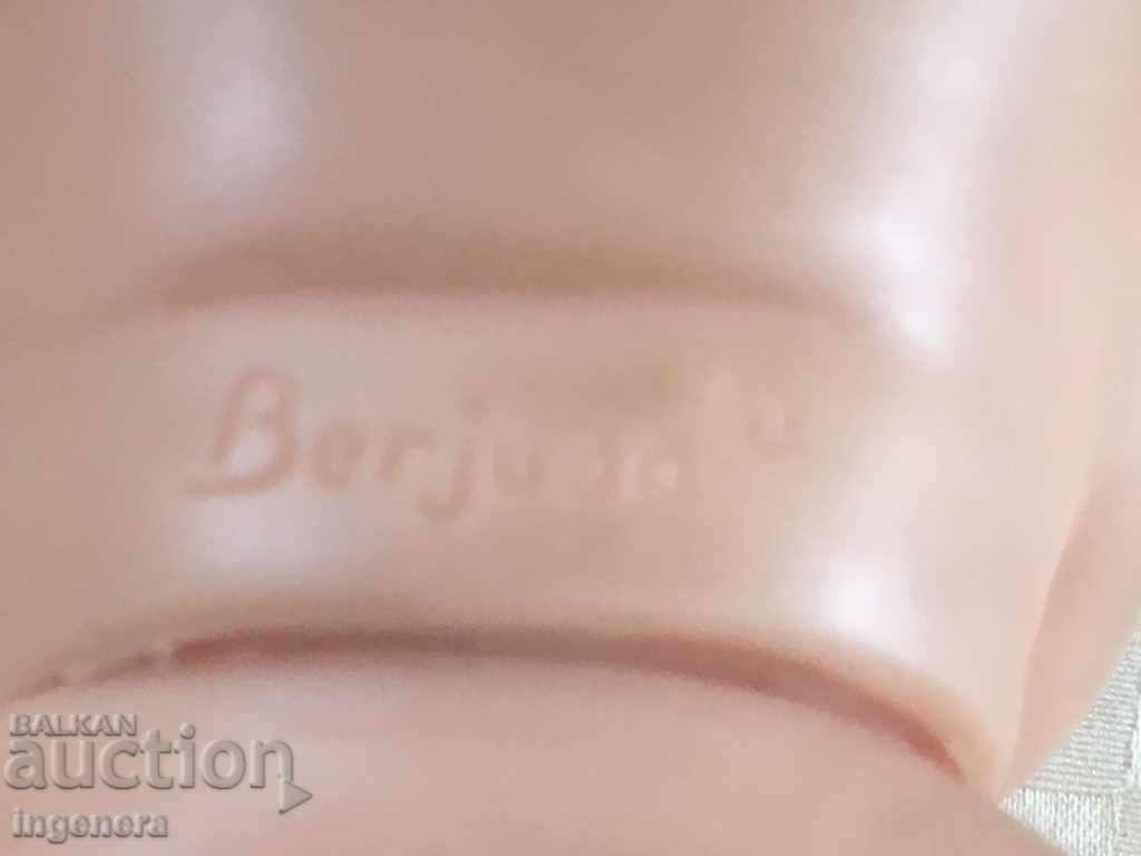 Delivery of DOLL "BERJUSA 80S OF THE LAST CENTURY MARKING GLASS EYES Delivery of DOLL "BERJUSA 80S OF THE LAST CENTURY MARKING GLASS EYES