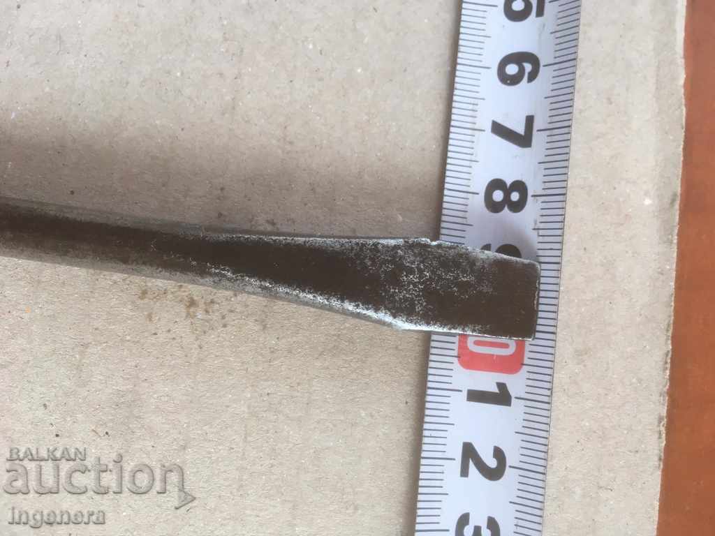 SCREWDRIVER OLD HEALTHY LARGE SOCA TOOL - 6 SCREWDRIVER OLD HEALTHY LARGE SOCA TOOL - 6