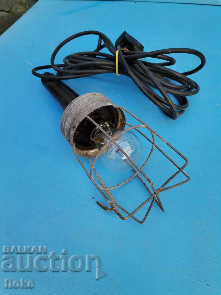 Auction  Old mantle lamp