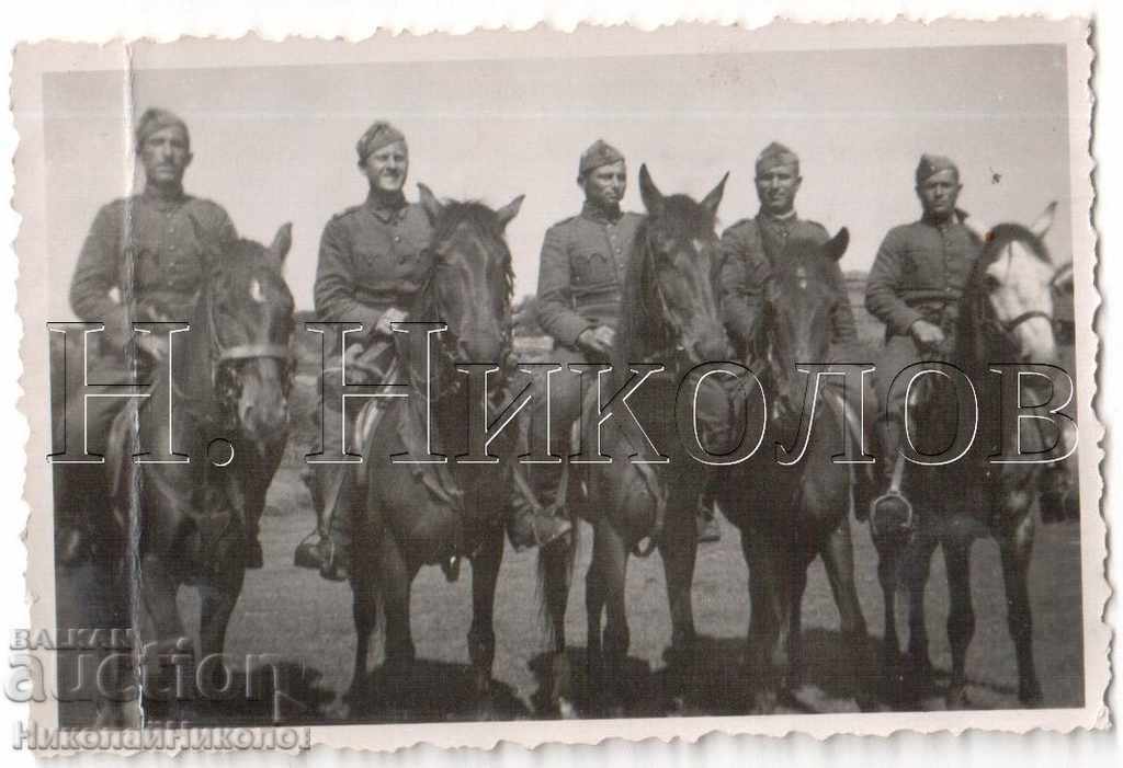 FOTO MIC VECHI DETASAMENT DE CAI MILITAR B207