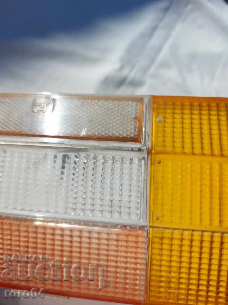 Delivery of HEADLAMP - LIGHTS - RETRO CAR Delivery of HEADLAMP - LIGHTS - RETRO CAR