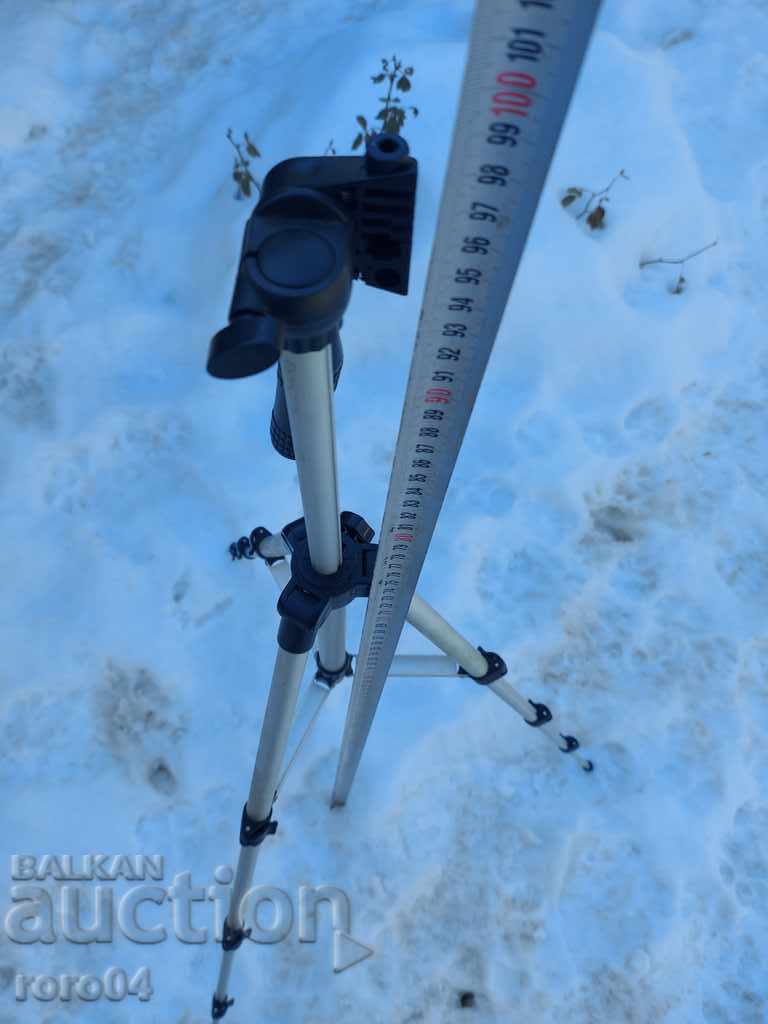 Auction TRIPOD - STAND - TRIPOD - PHOTO Auction TRIPOD - STAND - TRIPOD - PHOTO