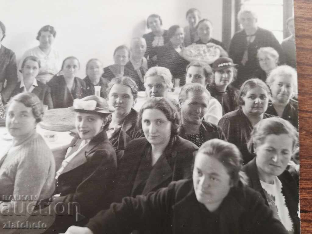 Old photo - On the occasion of the Birth of Prince Simeon Tarnovski with price 10.00 BGN | € 5.11 Old photo - On the occasion of the Birth of Prince Simeon Tarnovski with price 10.00 BGN | € 5.11