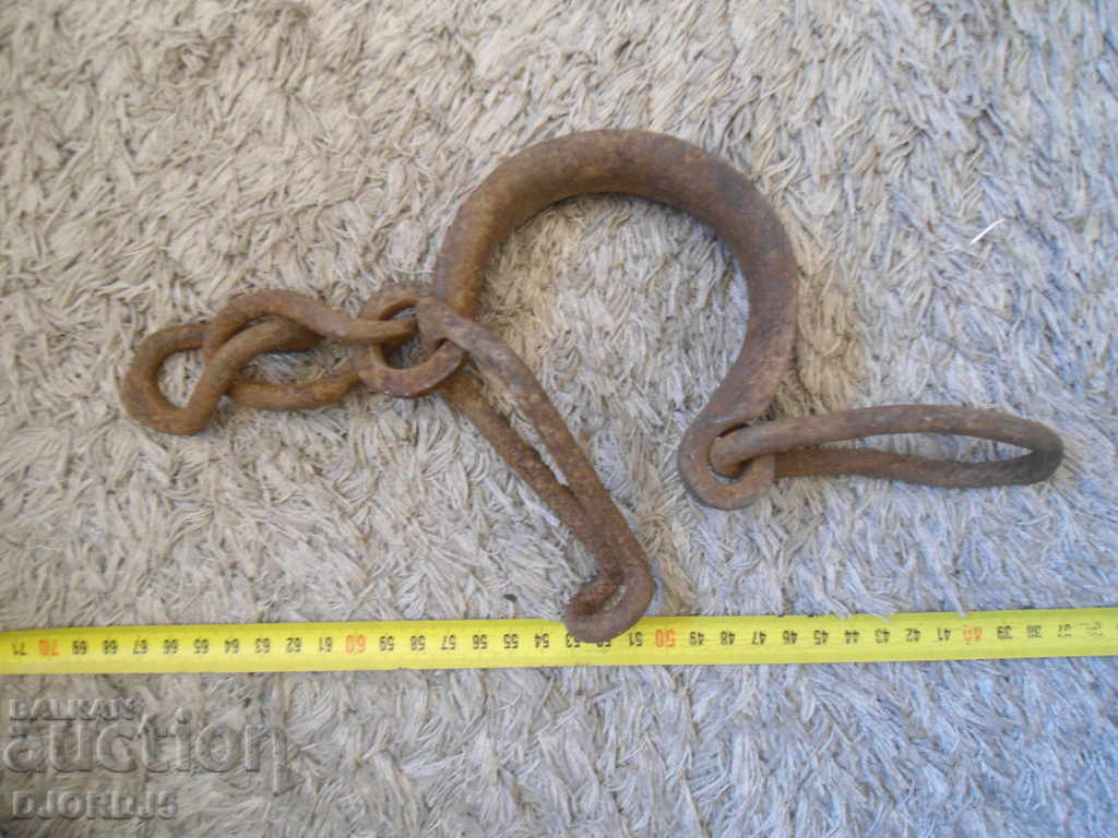 Auction  Old forged sidewall, shackles