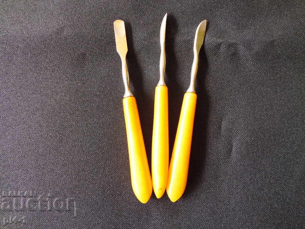 Amber manicure set with price 50.00 BGN | € 25.56