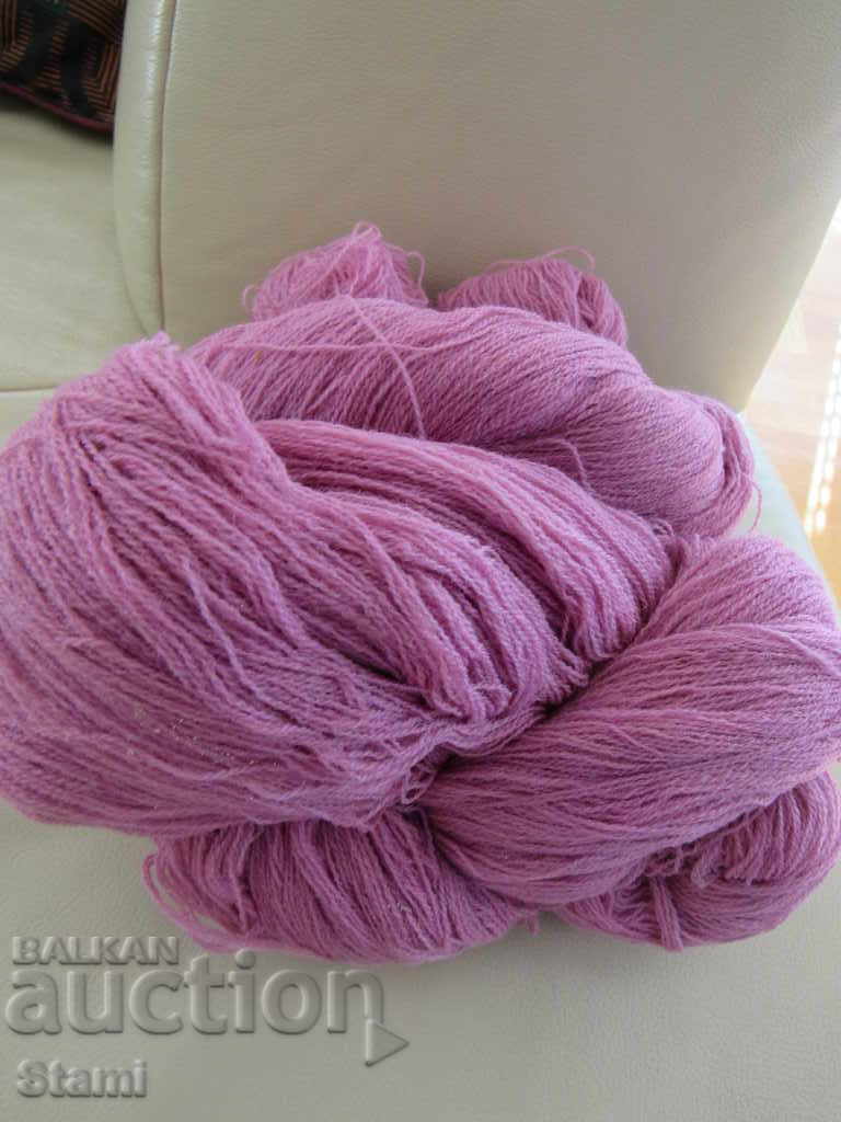 Delivery of Yarn in lilac purple color 290 grams Delivery of Yarn in lilac purple color 290 grams