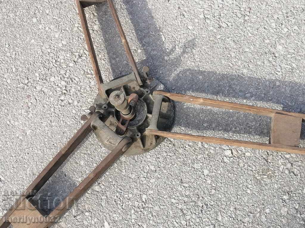 Tripod by German military theodolite Otto Fennel Sohne Cassel - 5 Tripod by German military theodolite Otto Fennel Sohne Cassel - 5