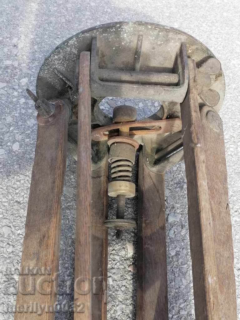 Tripod by German military theodolite Otto Fennel Sohne Cassel - 7 Tripod by German military theodolite Otto Fennel Sohne Cassel - 7