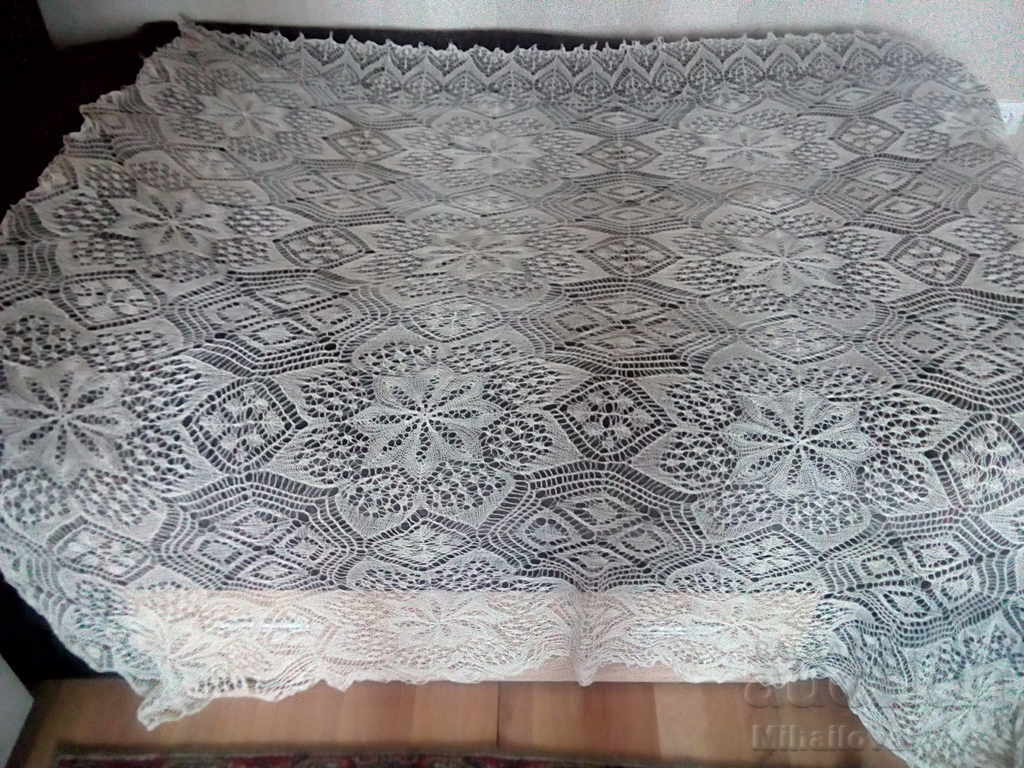 Auction  Handmade tablecloth 170/170 cm.