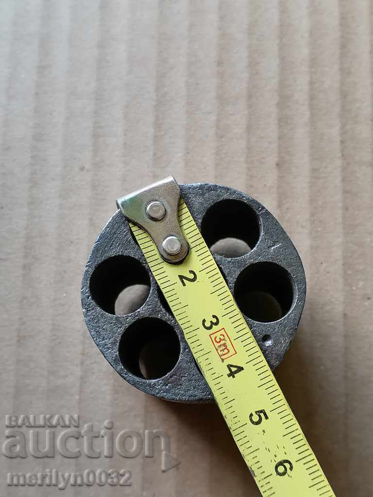 Δημοπρασία Τύμπανο έξι φορτίσεων από εύθραυστο περίστροφο Δημοπρασία Τύμπανο έξι φορτίσεων από εύθραυστο περίστροφο