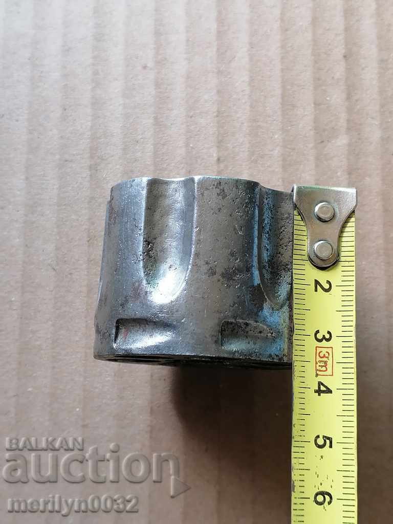 Παράδοση Τύμπανο έξι φορτίσεων από εύθραυστο περίστροφο Παράδοση Τύμπανο έξι φορτίσεων από εύθραυστο περίστροφο