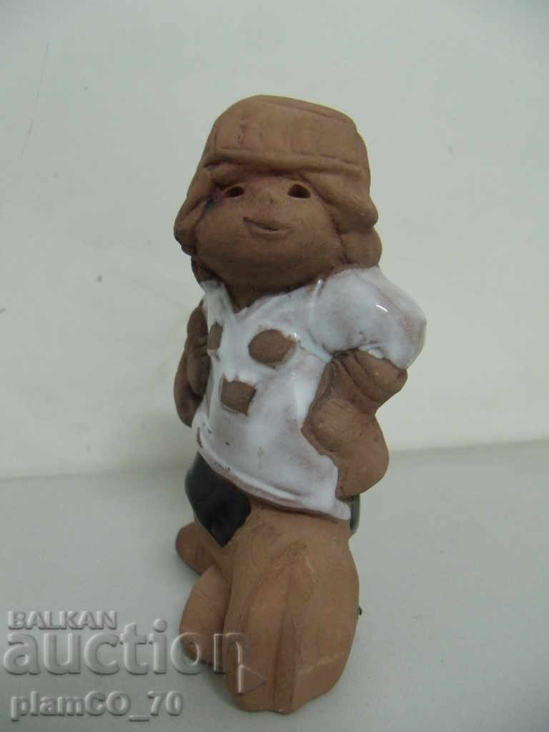 № * 5984 figurină veche mică din ceramică - jucător de hochei - jie cu preț 8.00 BGN | € 4.09