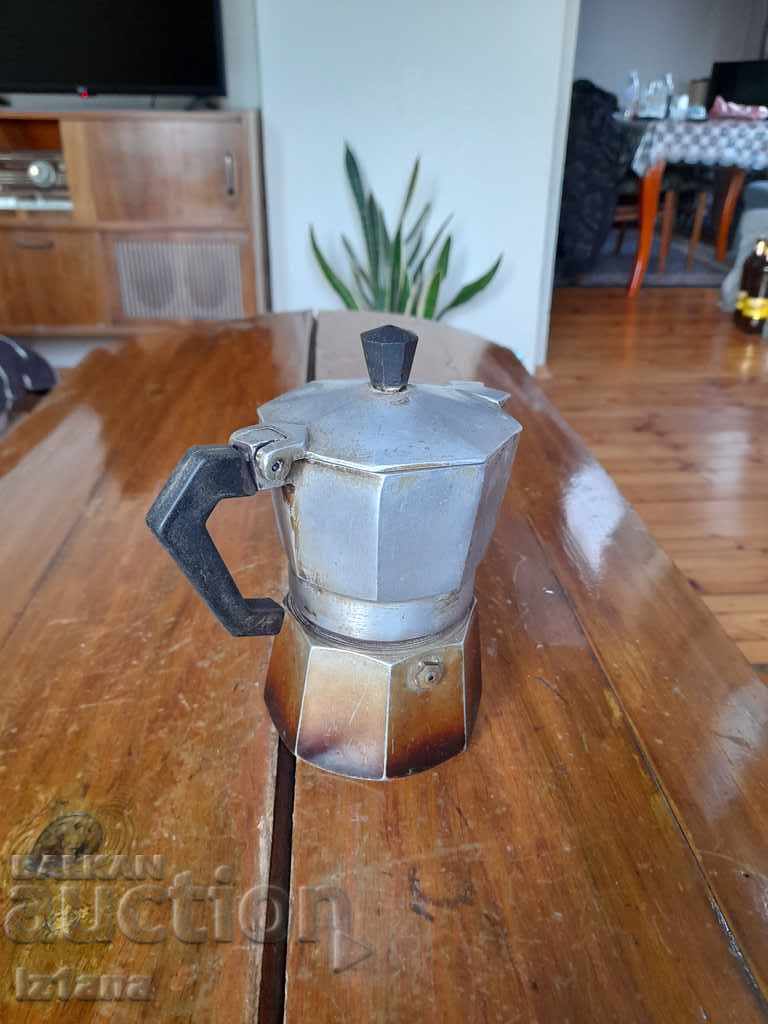 Auction An old coffee maker Auction An old coffee maker