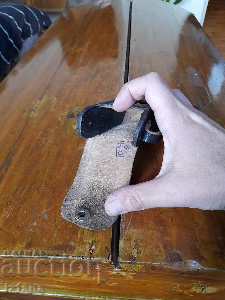 An old box of binoculars - 6 An old box of binoculars - 6