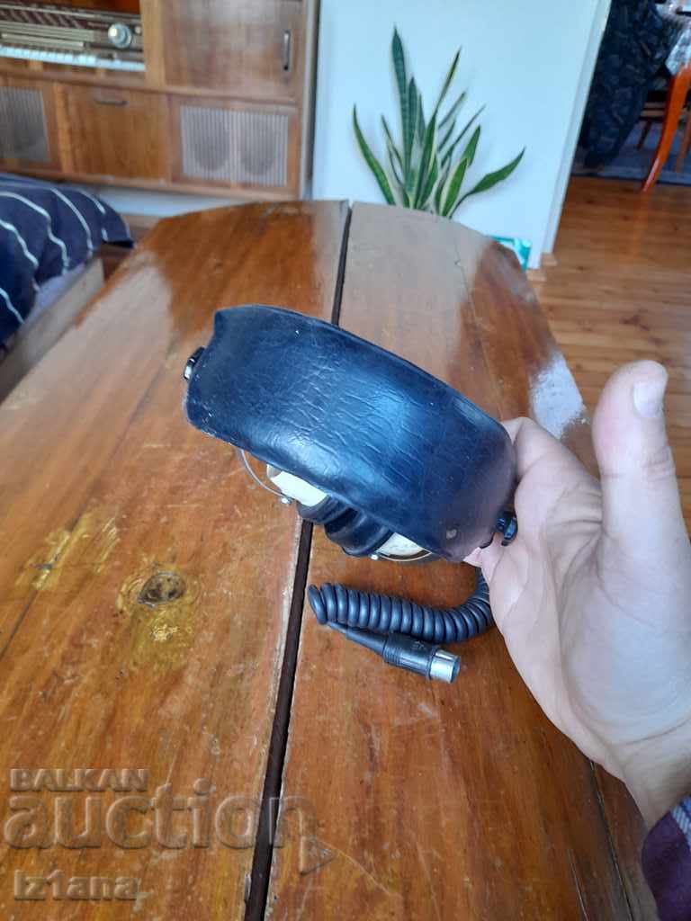 Old MDS headphones 1 with price 20.00 BGN | € 10.23 Old MDS headphones 1 with price 20.00 BGN | € 10.23