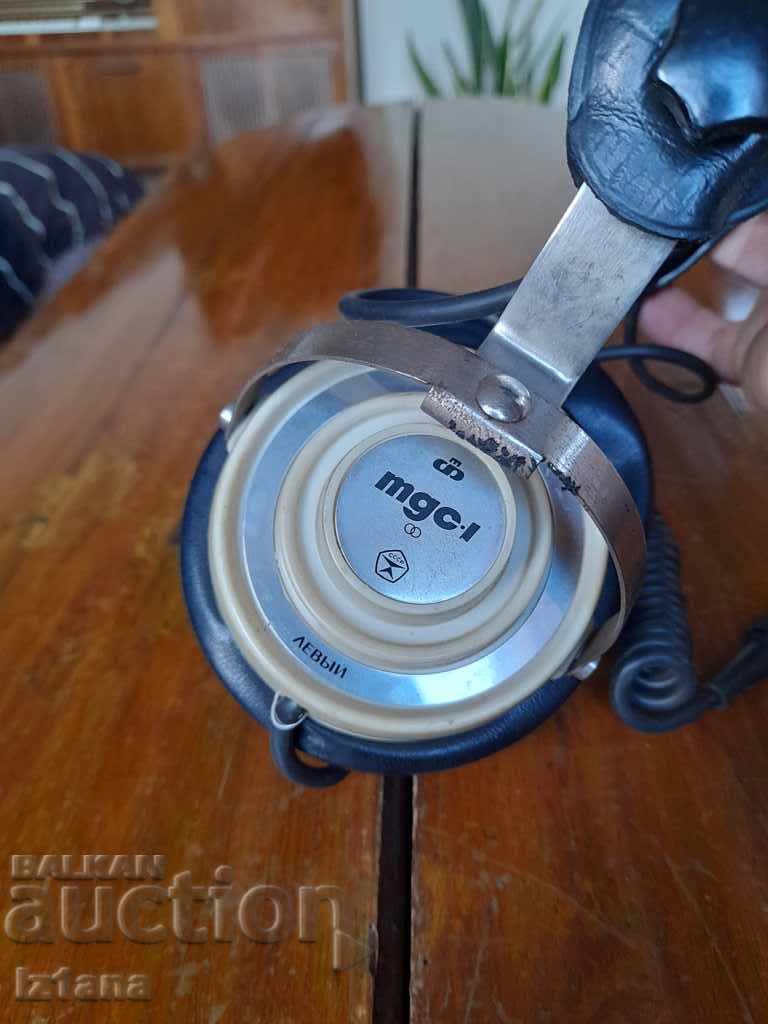 Old MDS headphones 1 - 5 Old MDS headphones 1 - 5