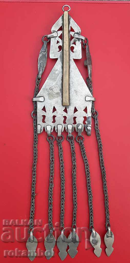 Old ethnographic jewelry with carnelian and garnet with price 850.00 BGN | € 434.60 Old ethnographic jewelry with carnelian and garnet with price 850.00 BGN | € 434.60