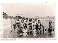 МАЛКА СТАРА СНИМКА ЛЯТО КРАЙ МОРЕТО В257