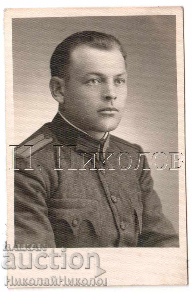 LITTLE OLD MILITARY PHOTO IN STUDIO B272 LITTLE OLD MILITARY PHOTO IN STUDIO B272