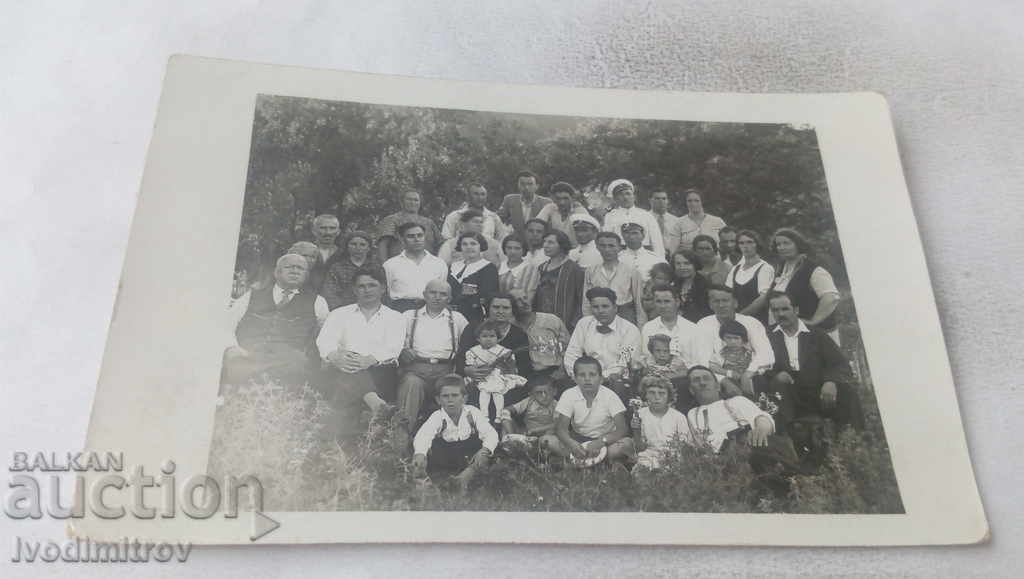 Photo Lovech Large company on a trip in 1935
