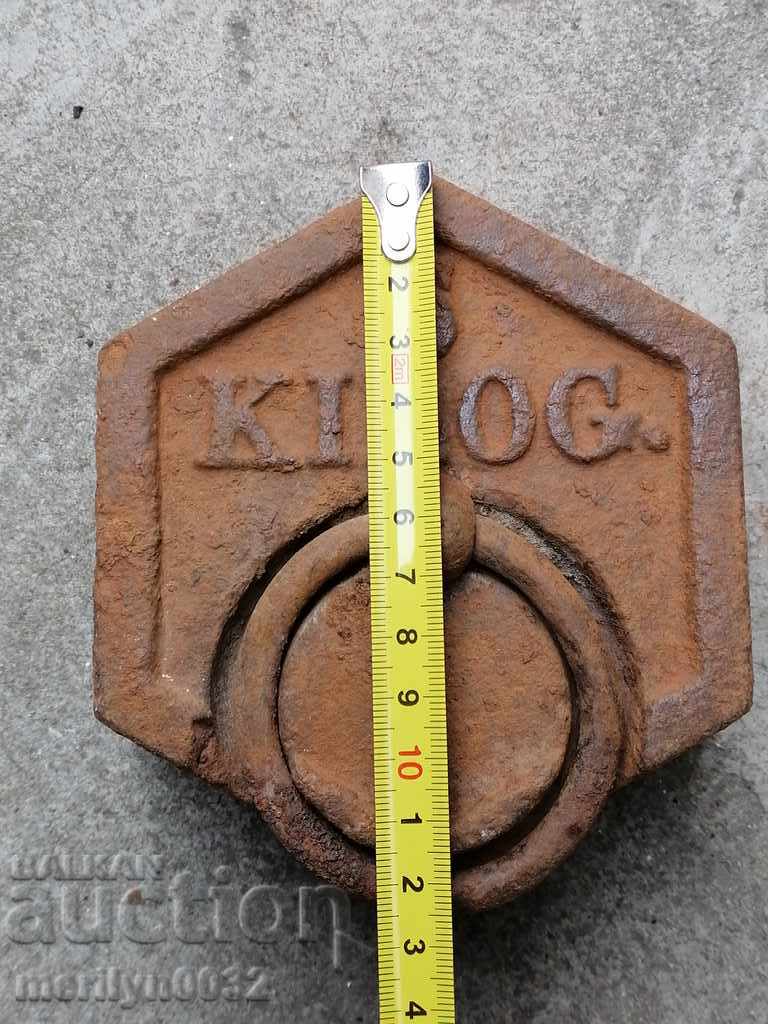 Old weighing scale, exaggeration, kilogram control weight - 6 Old weighing scale, exaggeration, kilogram control weight - 6