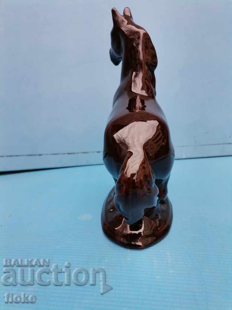 Auction Figurine ceramics-con Auction Figurine ceramics-con