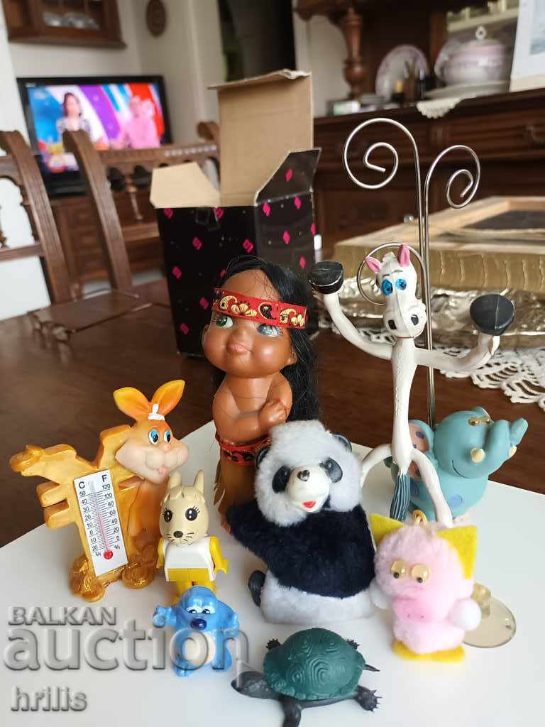 Auction BATCH OF 9 FIGURES Auction BATCH OF 9 FIGURES