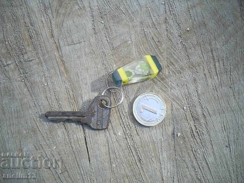PORTANT CHEIE RETRO CU CHEIE TOLIATES VAZ cu preț 25.00 BGN | € 12.78