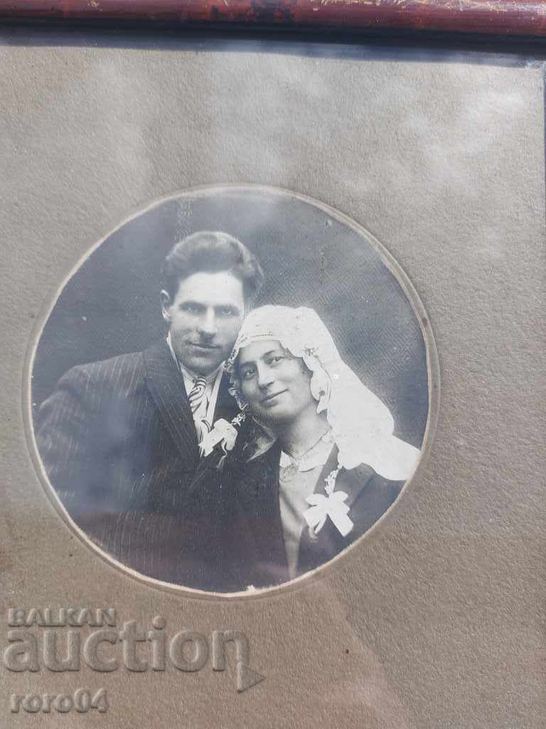 OLD PICTURE IN FRAMEWORK with price 11.99 BGN | € 6.13 OLD PICTURE IN FRAMEWORK with price 11.99 BGN | € 6.13