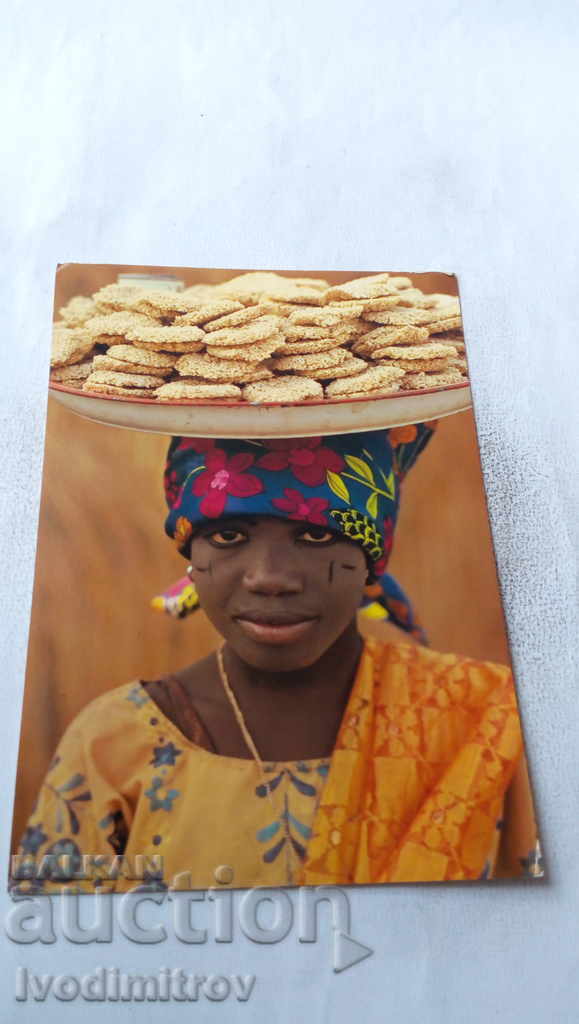Carte poștală Fată Hausa care vinde prăjituri Nordul Nigeriei