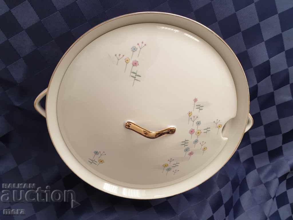 Auction Porcelain elegant tureen-Bavaria Auction Porcelain elegant tureen-Bavaria