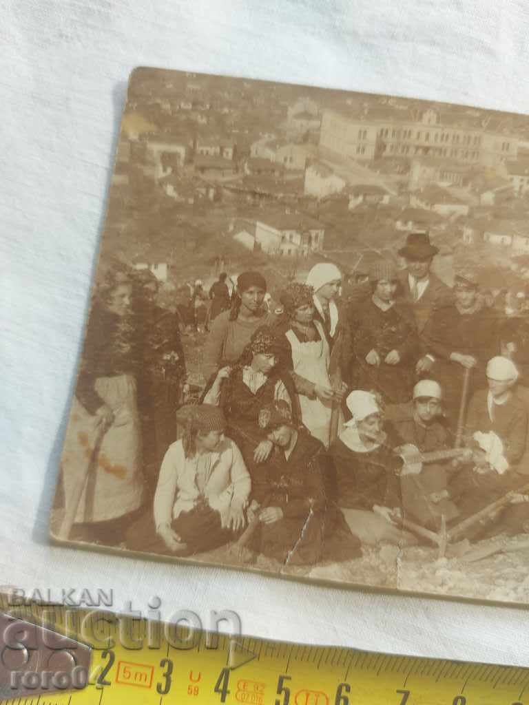 MOMI - GUITAR - PICKERS - SHOVELS - BAIR - 5 MOMI - GUITAR - PICKERS - SHOVELS - BAIR - 5