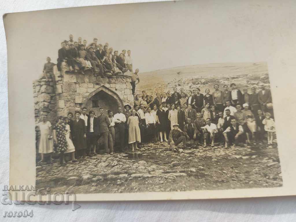 PEOPLE - FOUNTAIN - EVENT - STUDENTS - 7 PEOPLE - FOUNTAIN - EVENT - STUDENTS - 7