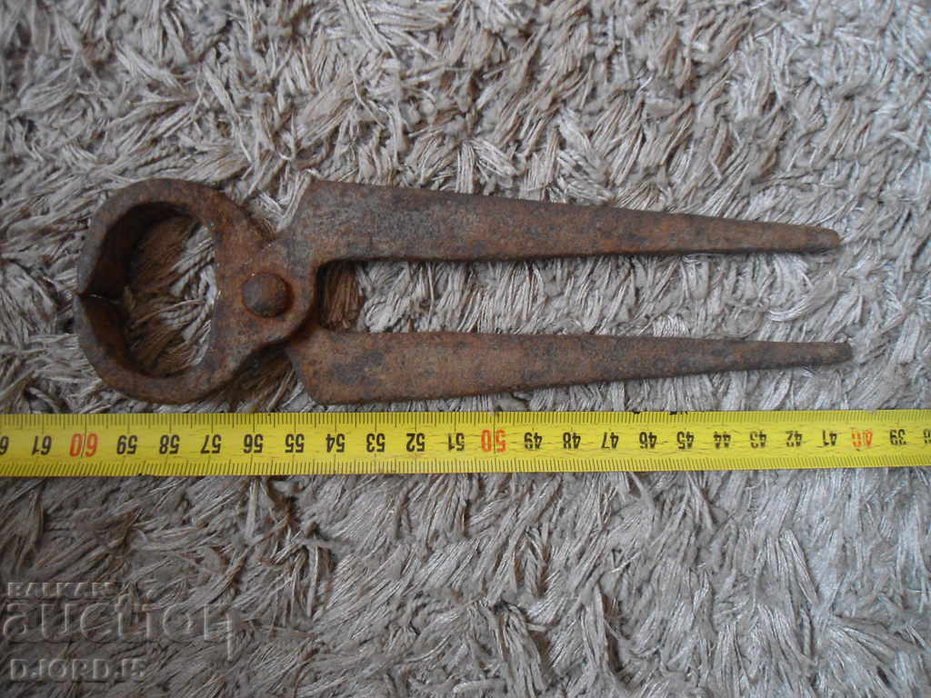 Delivery of Old pliers Delivery of Old pliers